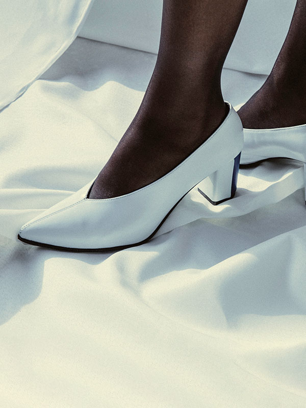 پامپ زنانه پاشنه دار