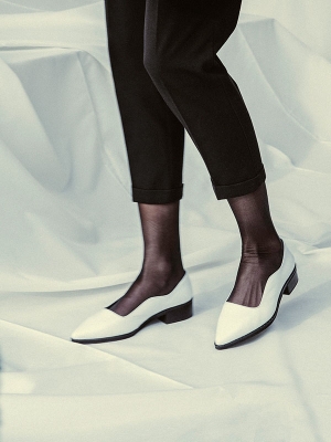 کفش تخت زنانه نوک تیز