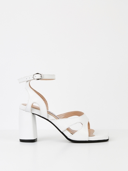 صندل زنانه پاشنه دار