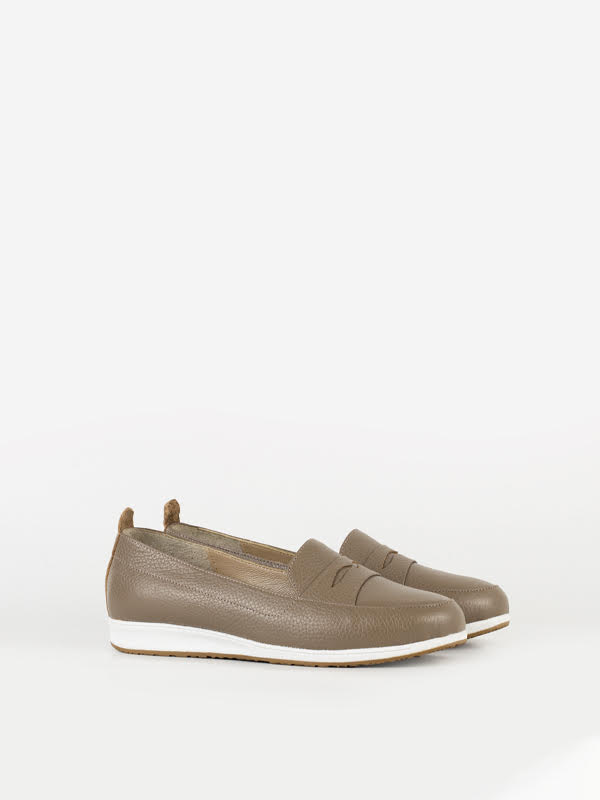 کالج زنانه بی بند