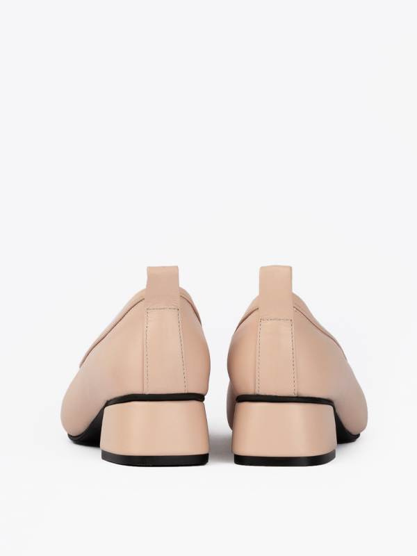 پامپ با پاشنه متوسط