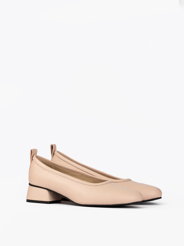 پامپ با پاشنه متوسط