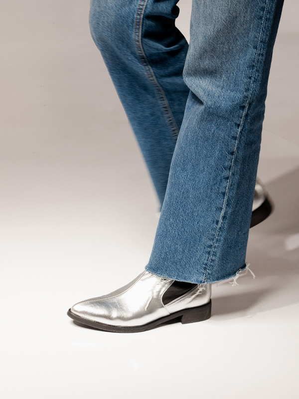 بوت زنانه بی بند نبوک