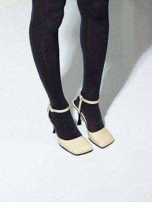 کفش زنانه پاشنه بلند دهانه اریب مشکی اکلیلی