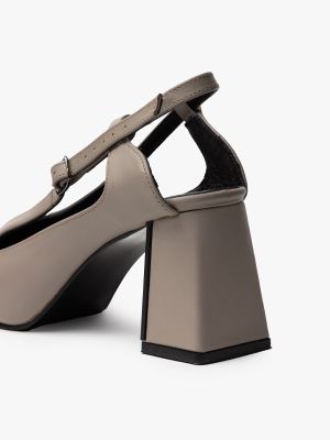 پامپ پشت باز پاشنه دار