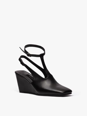 پامپ پشت باز تی‌ استرپ تونلی